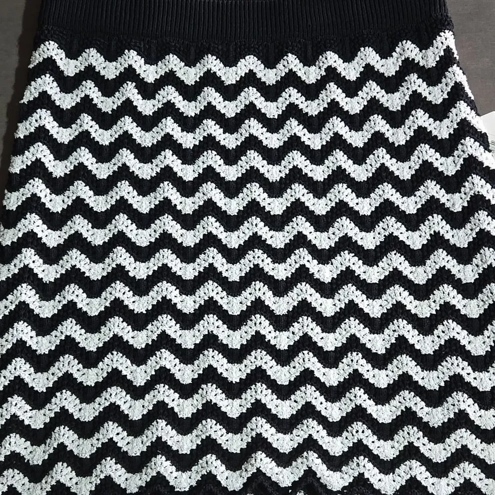 Ava & Viv Black and White Chevron Knit A-Line Skirt